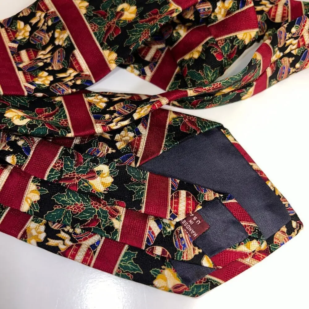 JosA‎ Bank Coperate Collection, HandSewn Festive Holiday Silk Tie Made in USA